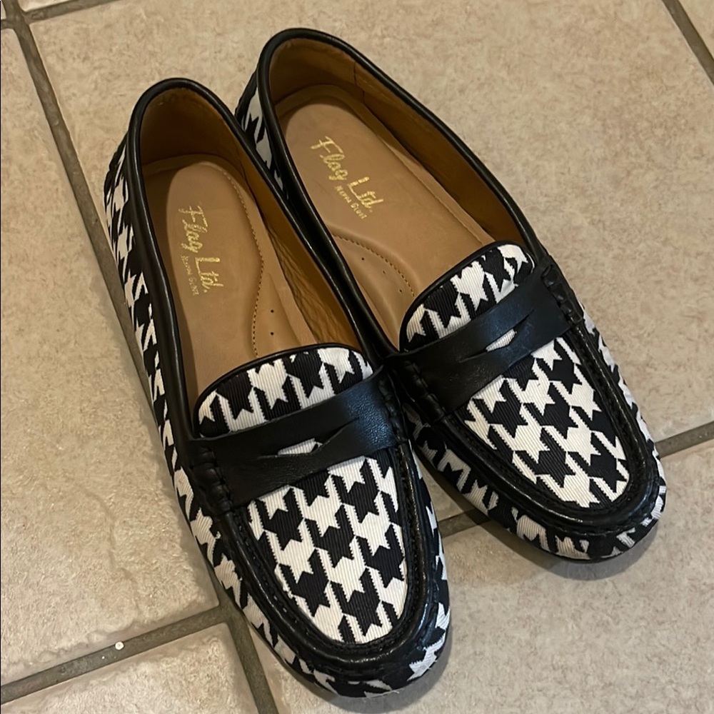Flag Ltd. Black and White Houndstooth Loafers size 7